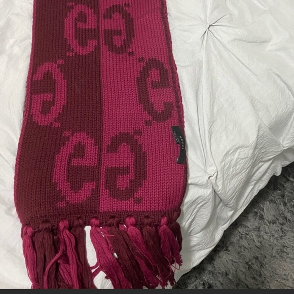 Gucci Accessories - Gucci scarf